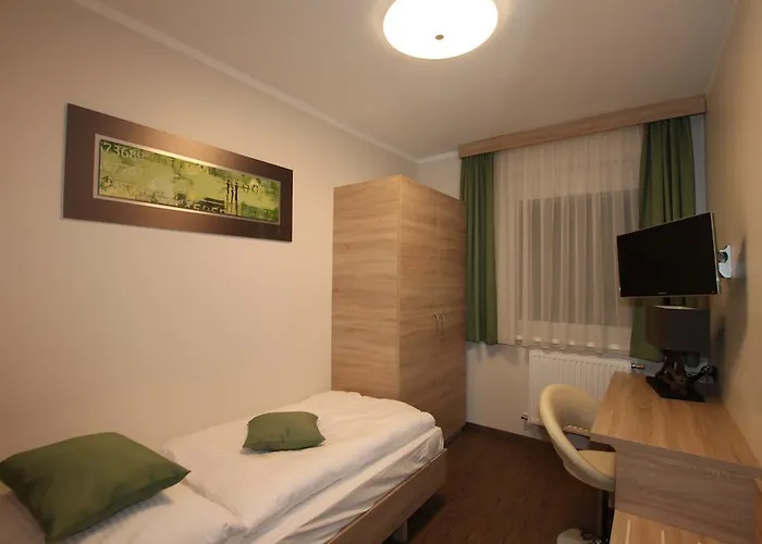 Pension Central Semmering Земмеринг